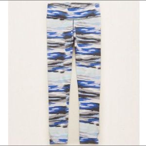 NWT -  Aerie Sport Crop Legging